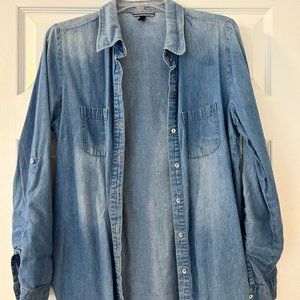 Allison Brittney Size Medium Denim Button Up Blue